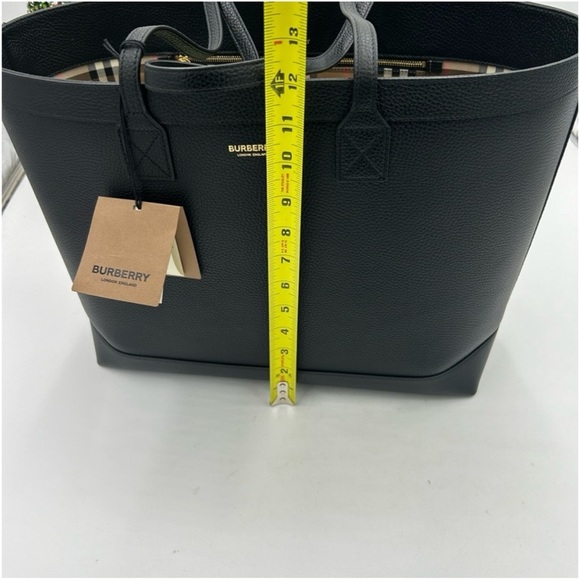 Women's Burberry pebble grain, leather check lined, - Picture 7 of 8